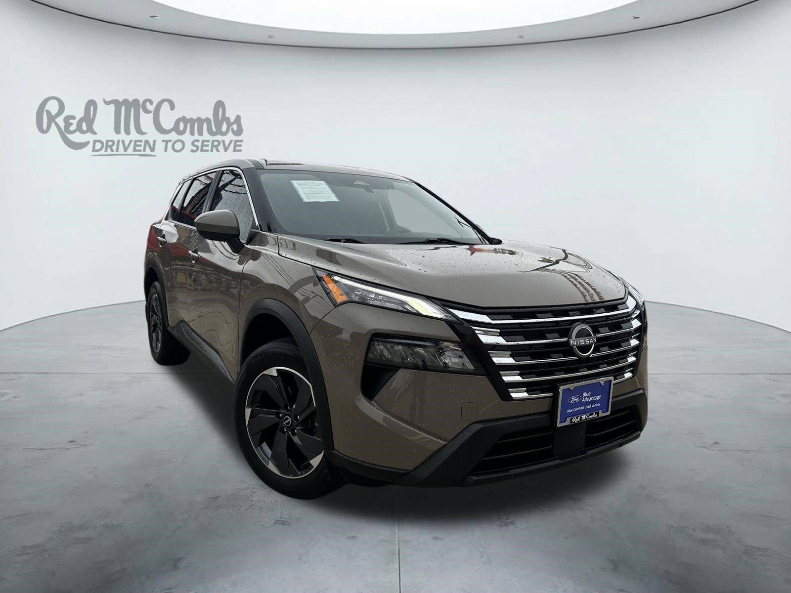 Used 2024 Nissan Rogue SV FWD image 1