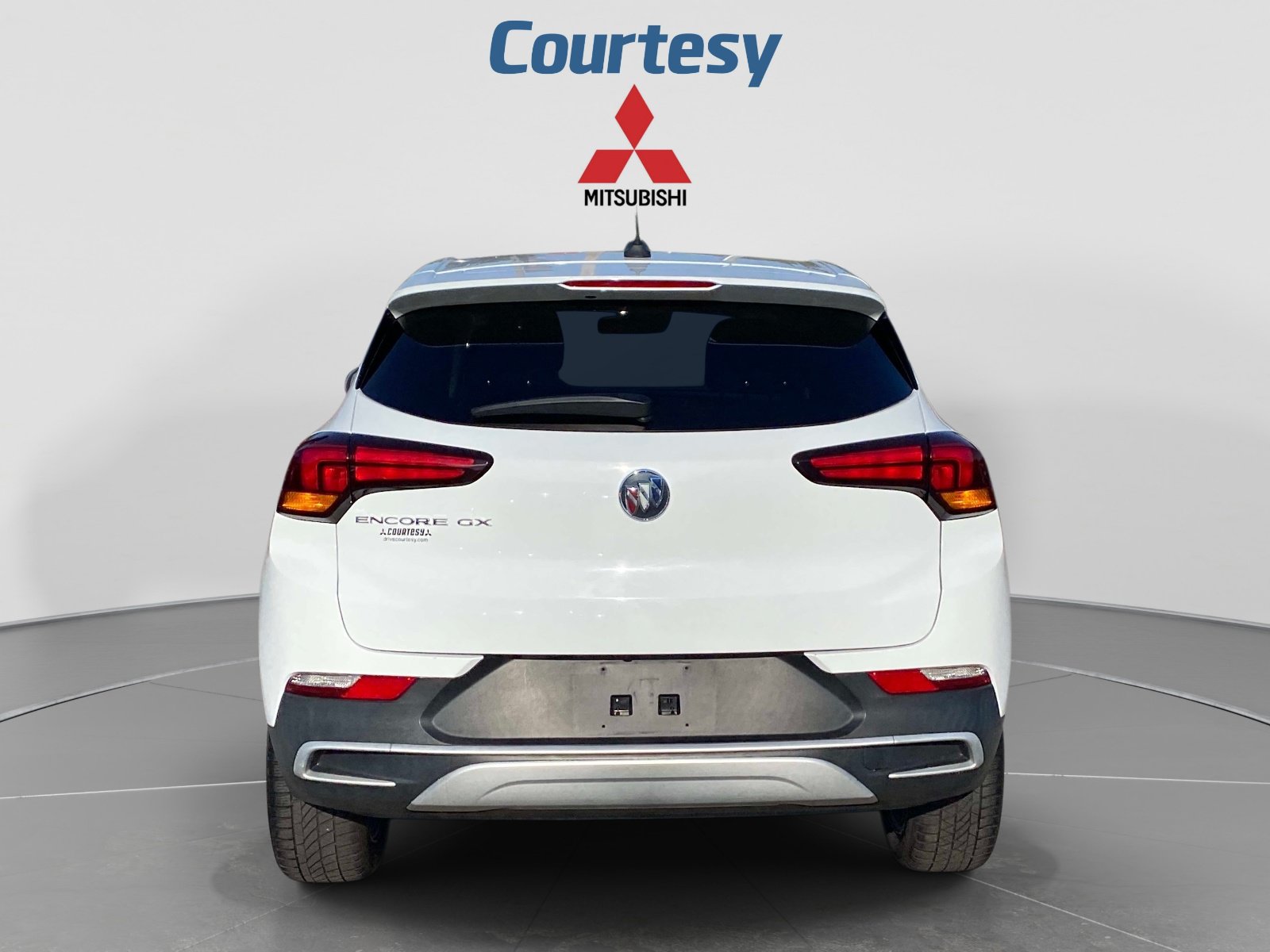 Used 2020 Buick Encore GX Preferred w/ Cold Weather Comfort Package FWD image 4