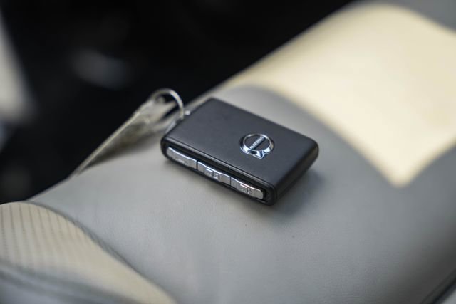 Used 2022 Volvo XC90 T8 R-Design w/ Advanced Package image 42