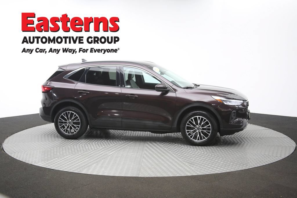 Used 2023 Ford Escape SE FWD image 46