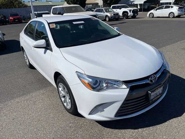 Used 2017 Toyota Camry LE FWD image 2