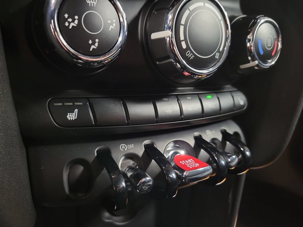 Used 2021 MINI Cooper 2-Door Hardtop FWD image 20