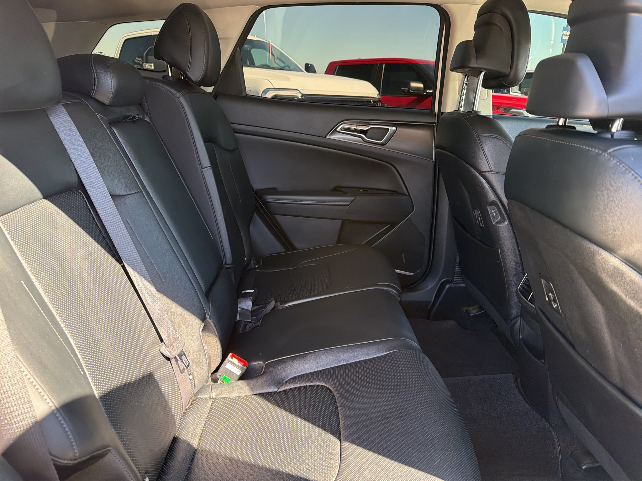 Used 2023 Kia Sportage EX FWD image 26