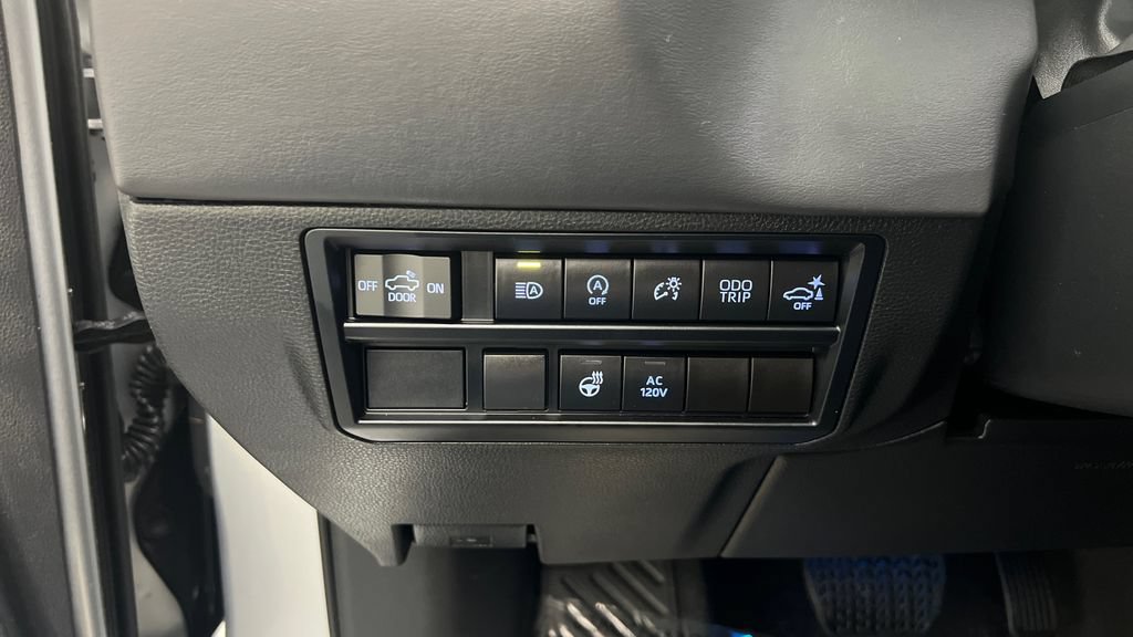 Used 2023 Toyota Tundra Platinum AWD/4WD image 31