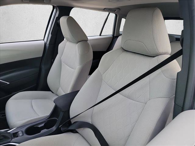 Used 2022 Toyota Corolla Cross LE w/ Moonroof Package image 13