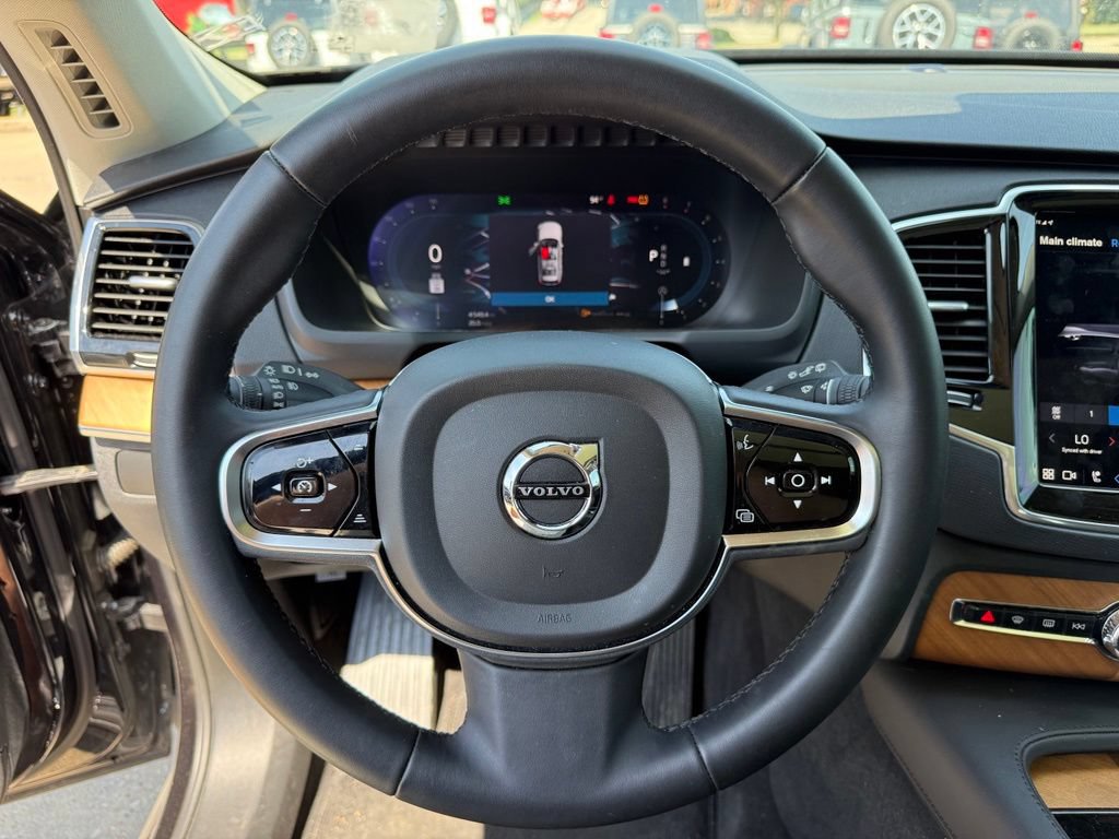 Used 2024 Volvo XC90 B6 Plus AWD/4WD image 14