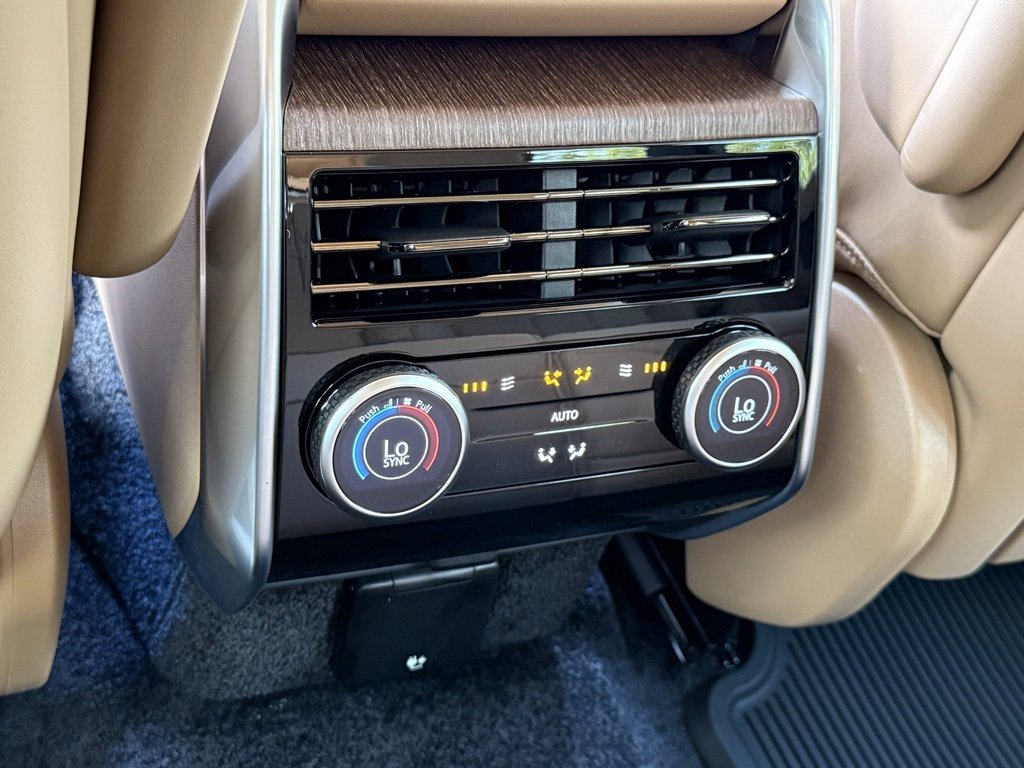 New 2025 Land Rover Range Rover SE image 33