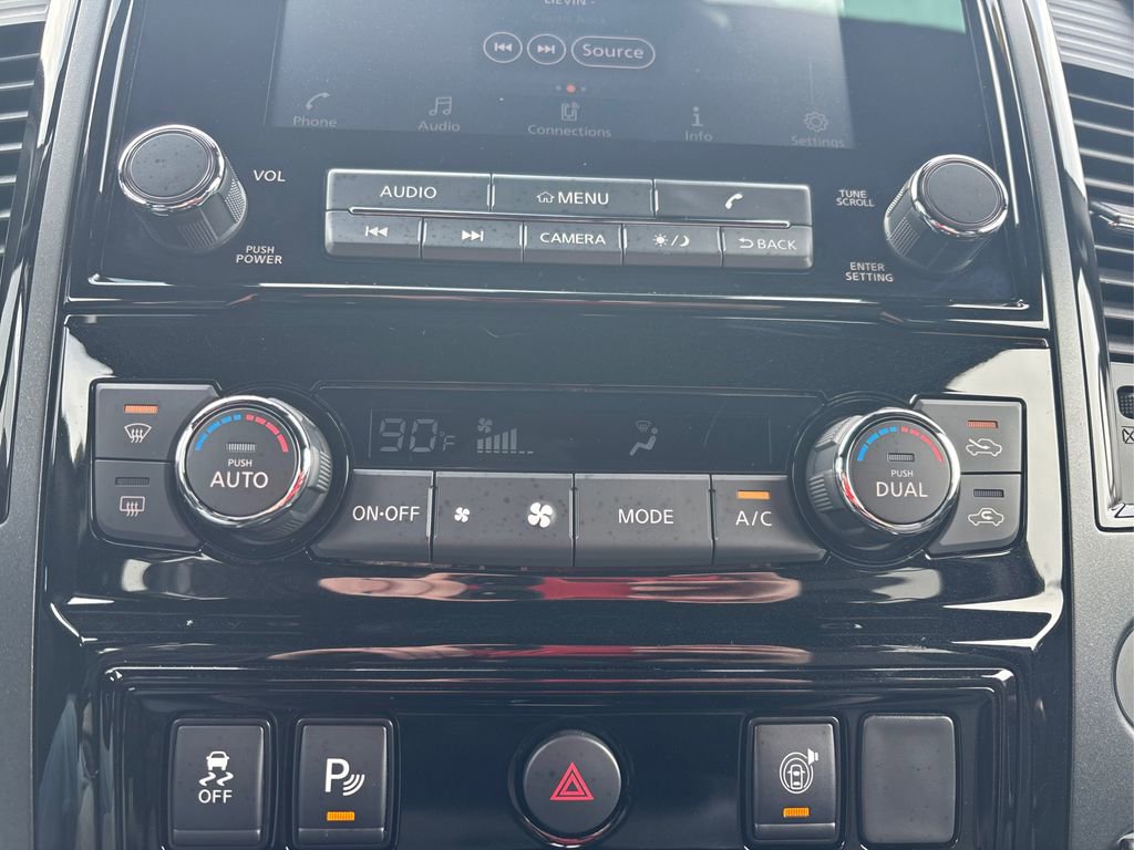 Used 2024 Nissan Titan SV w/ SV Bronze Edition Package image 31