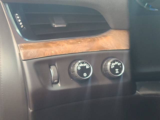 Used 2018 Cadillac Escalade Luxury AWD/4WD image 15