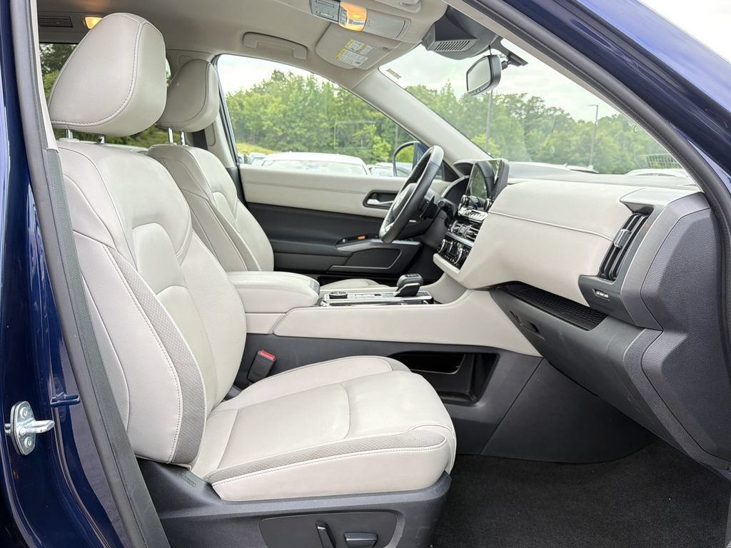 Used 2022 Nissan Pathfinder SL AWD/4WD image 20