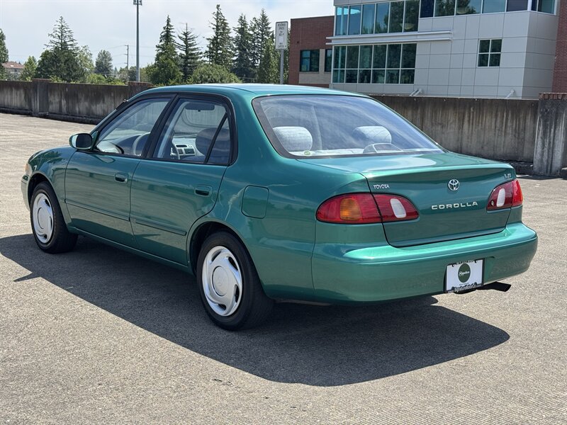 Used 1998 Toyota Corolla LE FWD image 3
