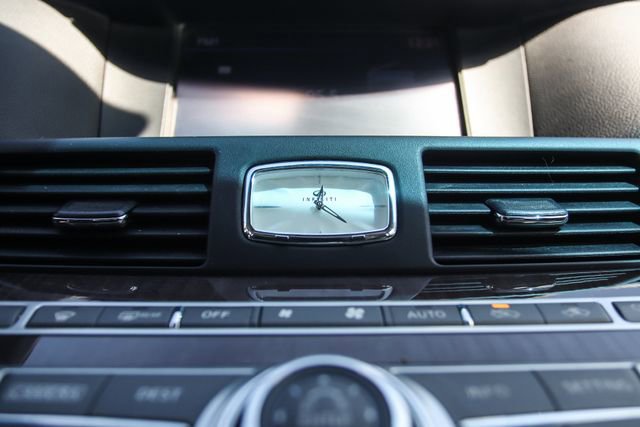 Used 2016 INFINITI Q70 L 3.7 w/ Deluxe Touring Package image 24