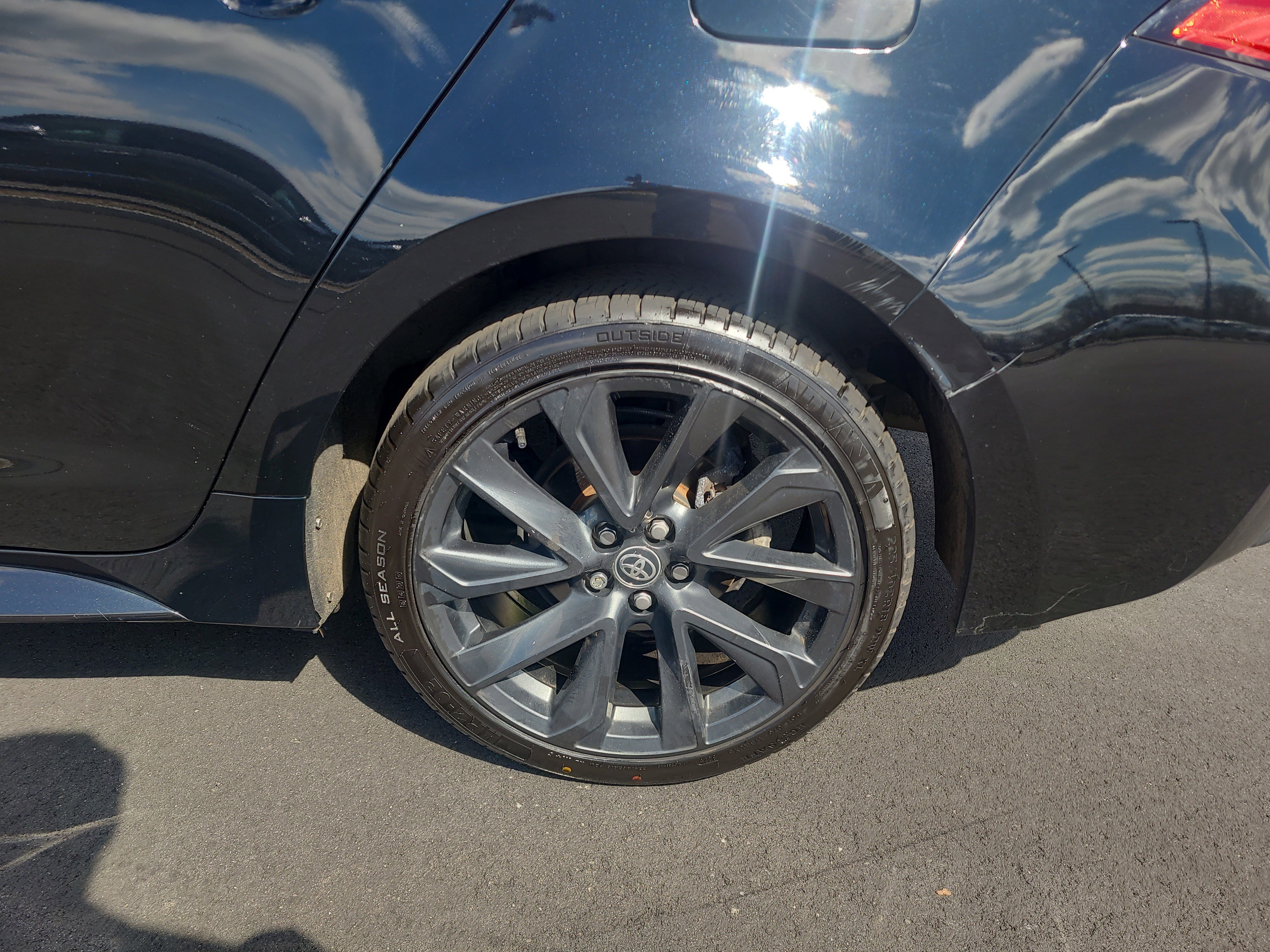 Used 2023 Toyota Corolla SE w/ SE Premium Package image 11