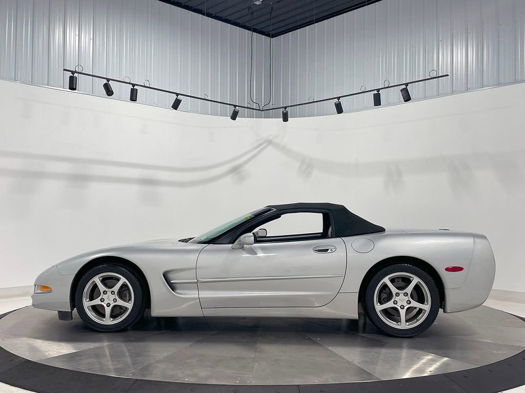 Used 2000 Chevrolet Corvette Convertible w/ Performance Handling Pkg image 69