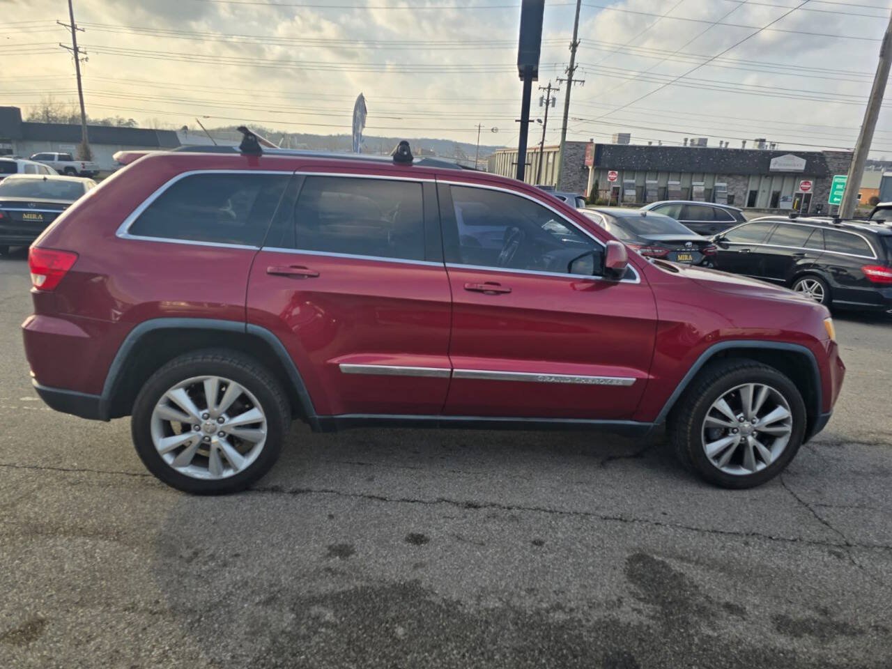 Used 2013 Jeep Grand Cherokee Laredo AWD/4WD image 46