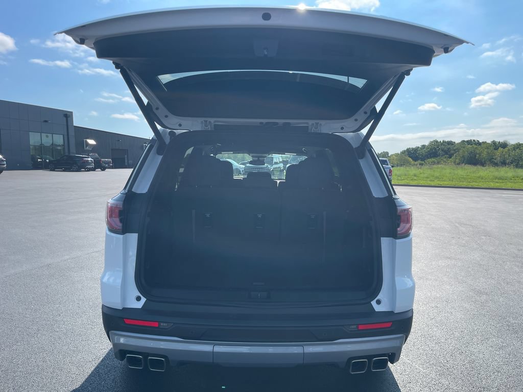 Used 2025 GMC Acadia Elevation FWD image 9