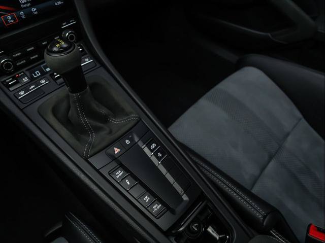 Used 2024 Porsche 718 Cayman GT4 RS RWD image 24