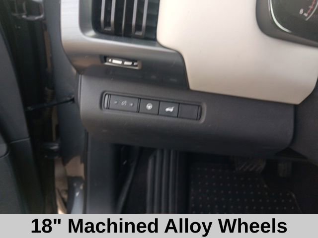 Used 2023 Nissan Pathfinder SL image 14