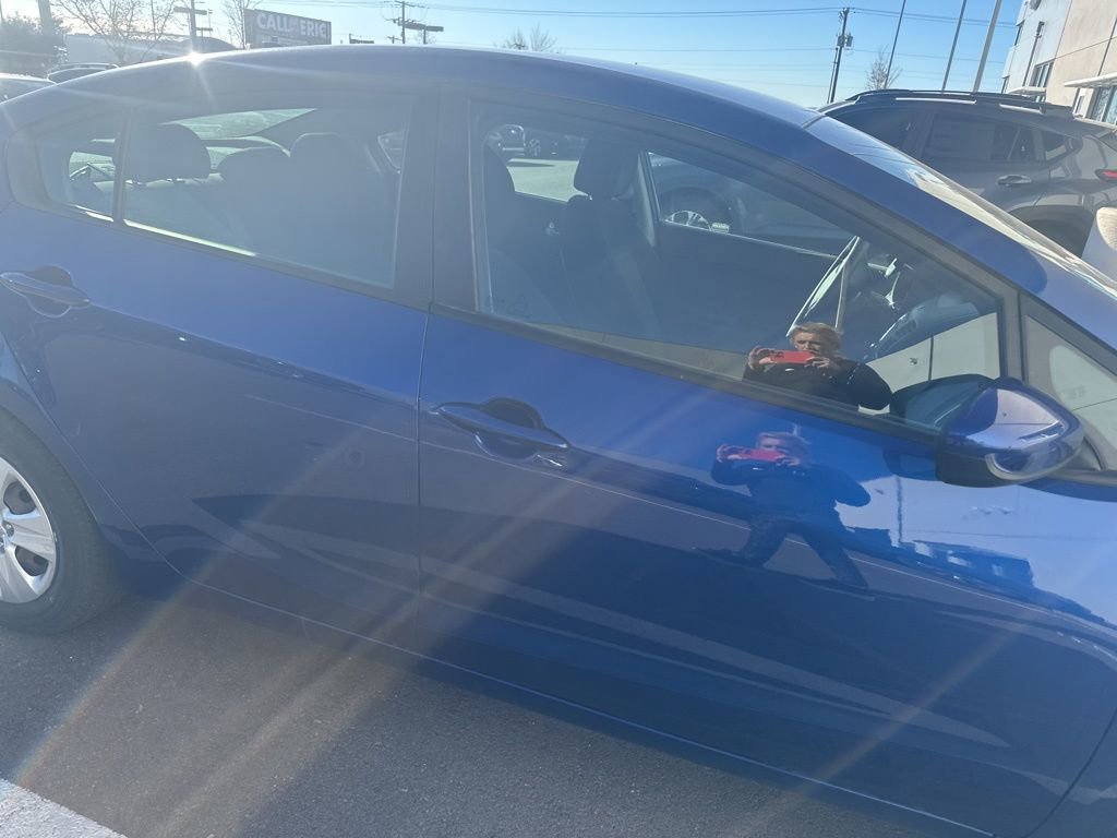 Used 2017 Kia Forte LX image 16