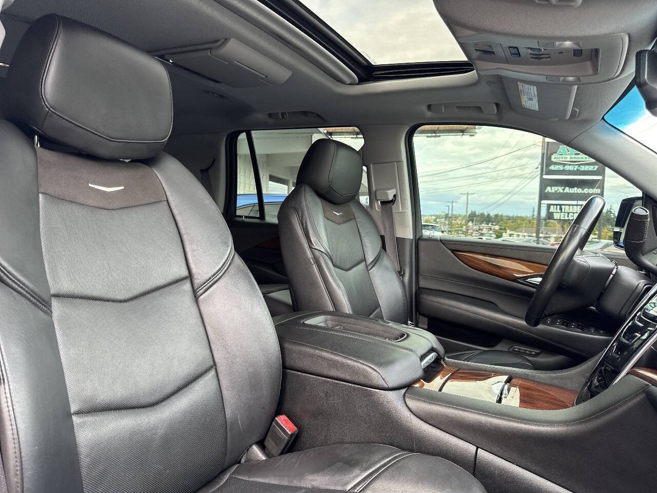 Used 2016 Cadillac Escalade Premium AWD/4WD image 16
