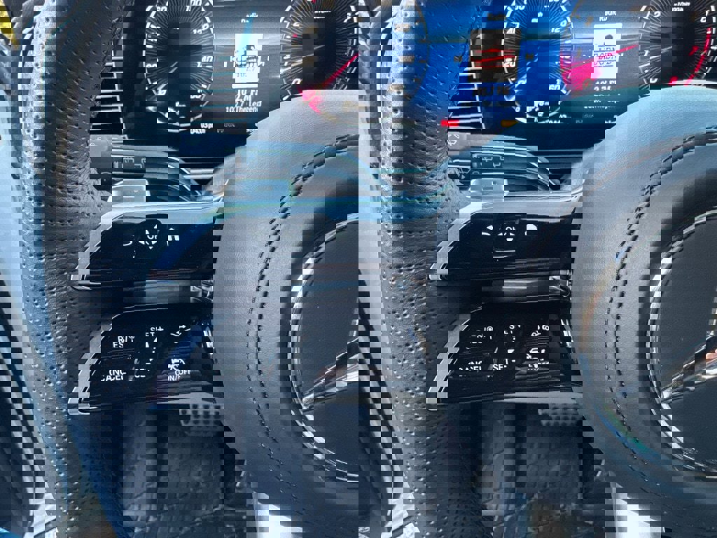 Used 2025 Mercedes-Benz GLS 450 4MATIC image 17