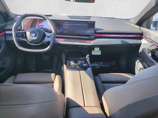 Used 2026 BMW 540i xDrive w/ Premium Package AWD/4WD image 18