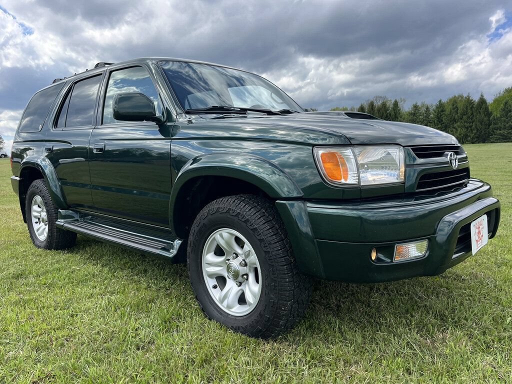 Used 2001 Toyota 4Runner SR5 AWD/4WD image 1