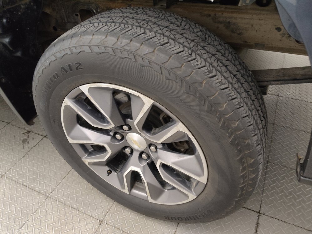 Used 2020 Chevrolet Silverado 1500 LT w/ Texas Edition RWD image 31