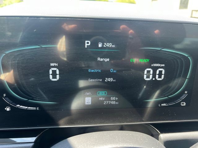 Used 2023 Kia Niro SX Touring FWD image 14