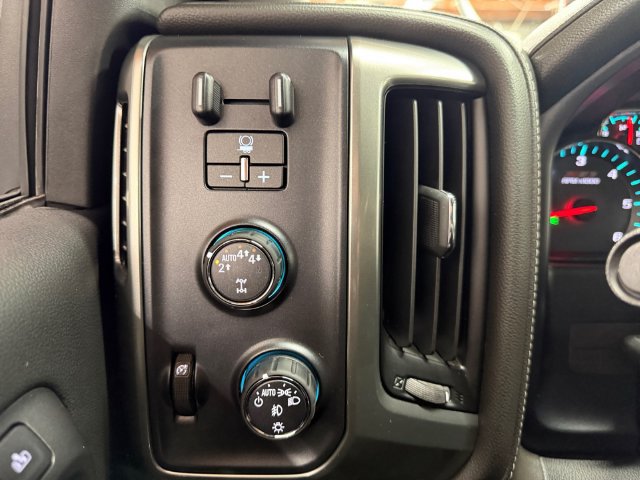 Used 2018 Chevrolet Silverado 1500 LTZ Z71 w/ LTZ Plus Package AWD/4WD image 33