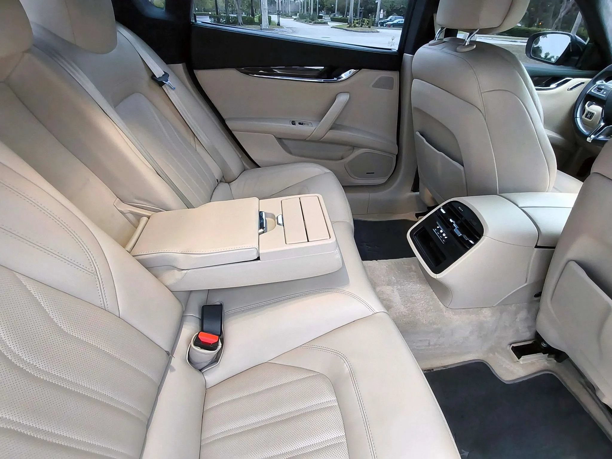 Used 2017 Maserati Quattroporte GTS GranLusso RWD image 11