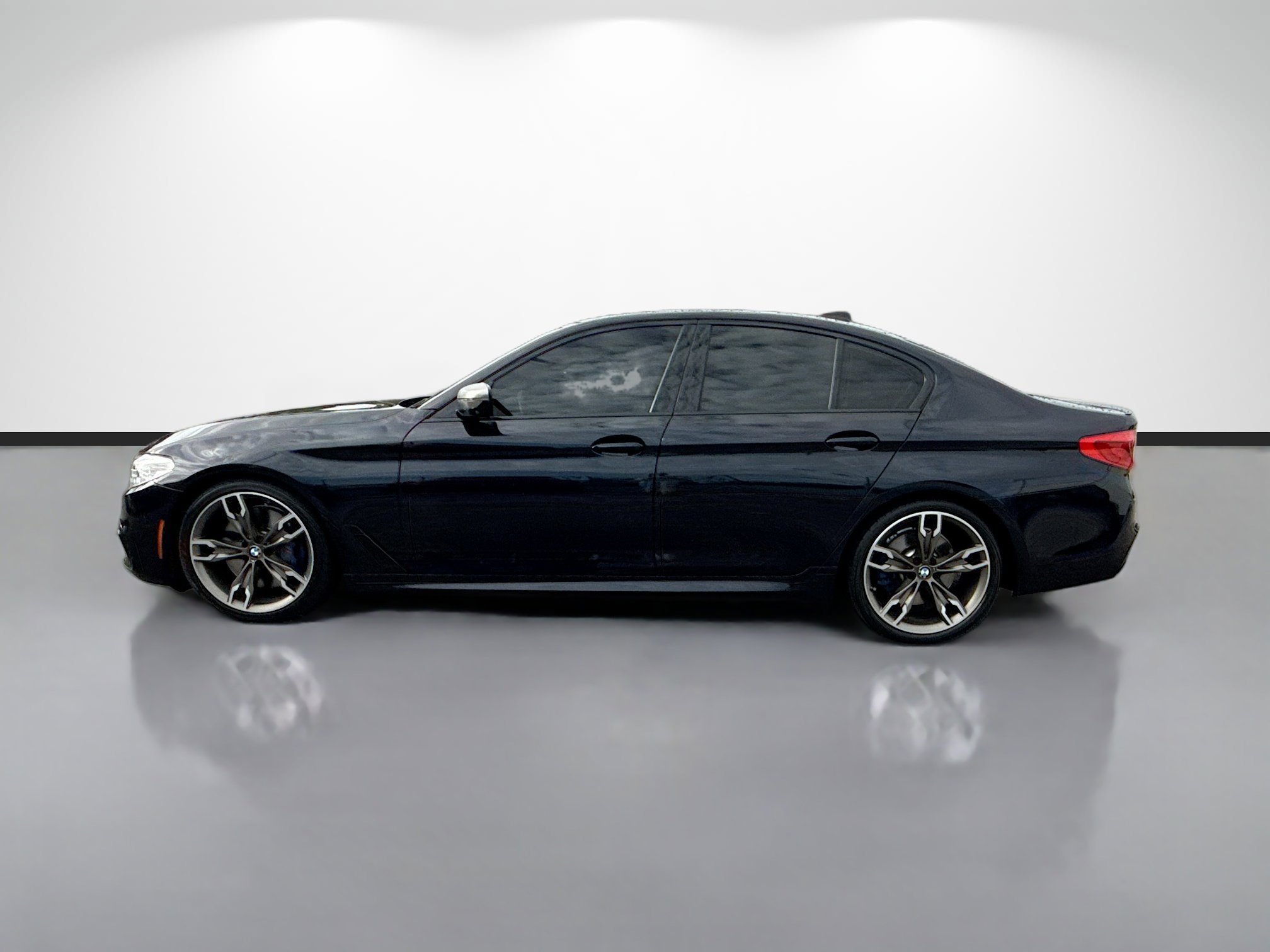 Used 2019 BMW M550i xDrive w/ Dynamic Handling Package AWD/4WD image 6
