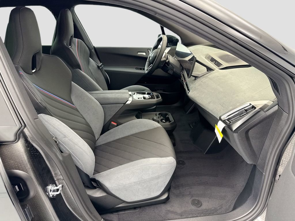 New 2026 BMW iX xDrive60 w/ M Sport Package image 19