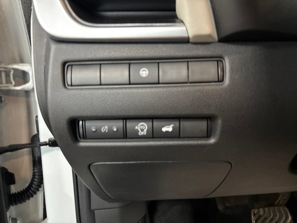 Used 2024 Nissan Rogue SV AWD/4WD image 21