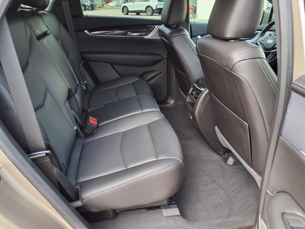 Used 2023 Cadillac XT5 Premium Luxury FWD image 13