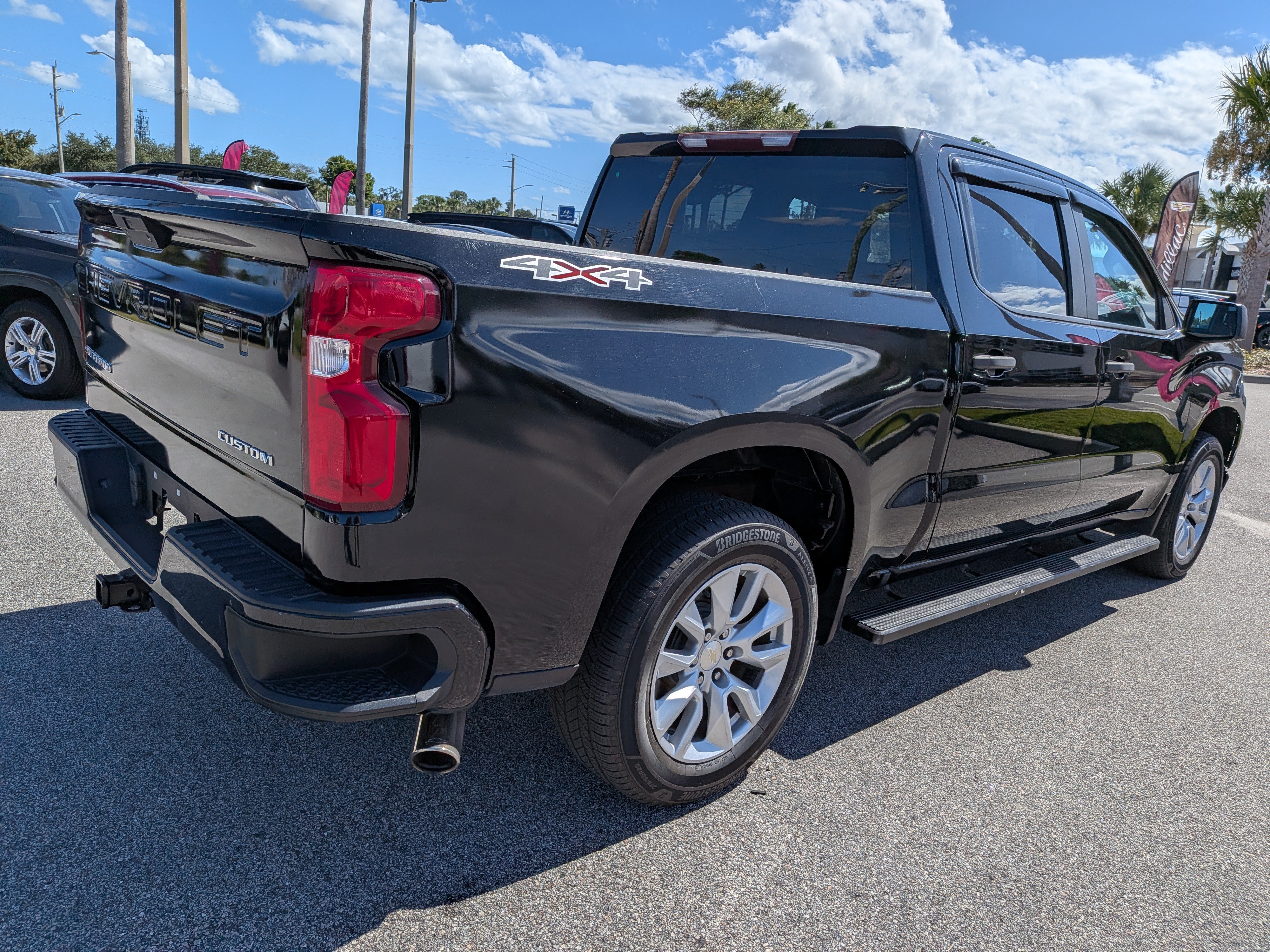 Certified 2020 Chevrolet Silverado 1500 Custom w/ Custom Value Package AWD/4WD image 4