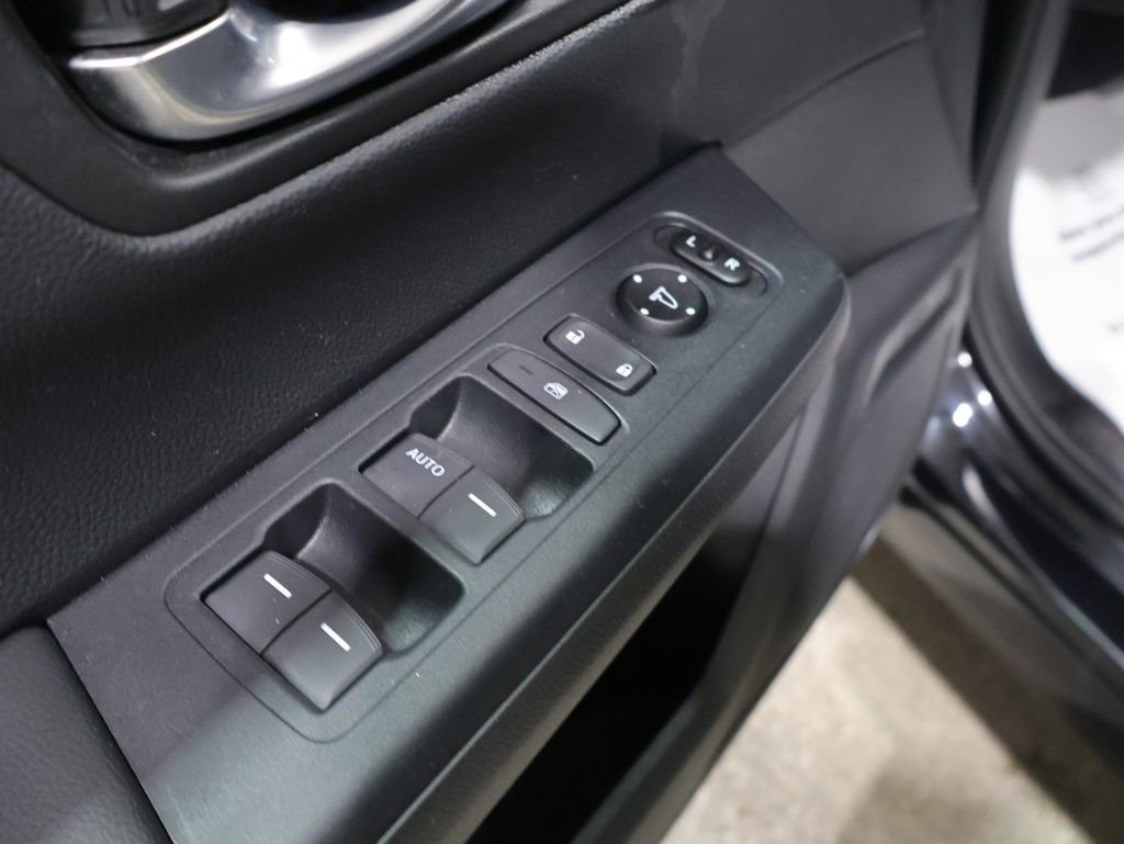 Used 2025 Honda CR-V LX image 14