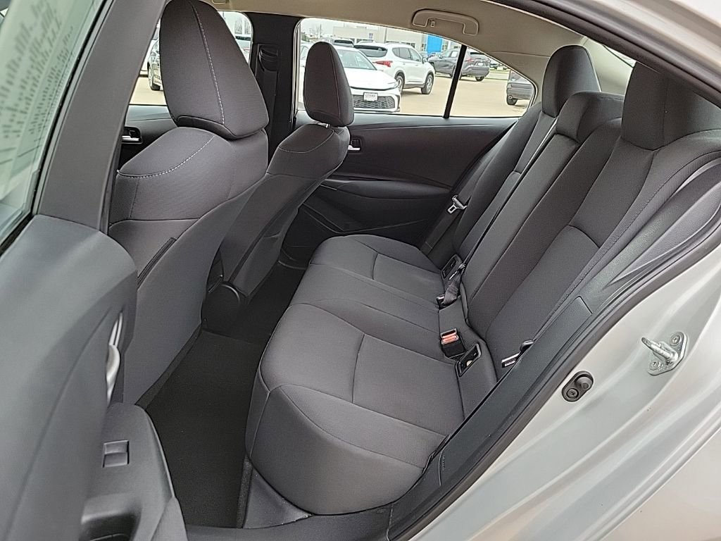 Used 2021 Toyota Corolla LE image 10