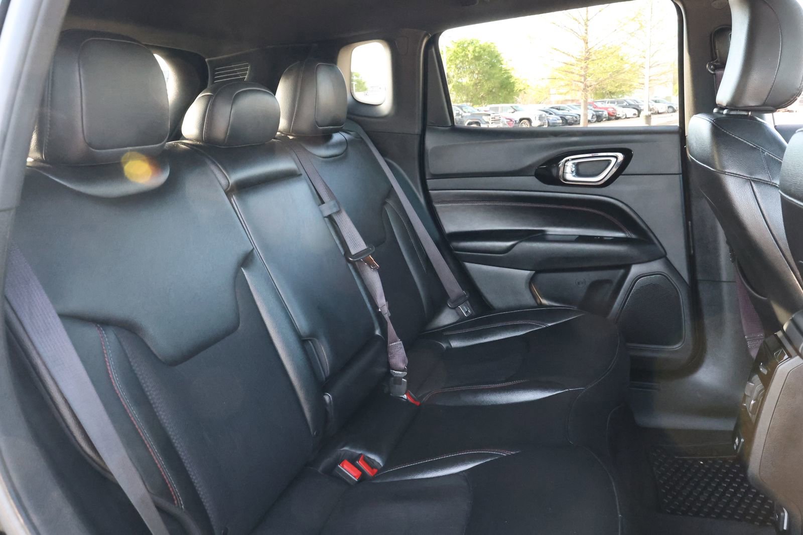 Used 2024 Jeep Compass Trailhawk image 32