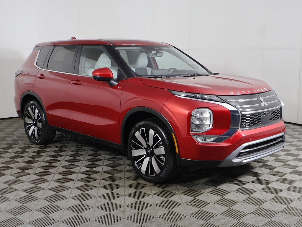New 2025 Mitsubishi Outlander SE image 2