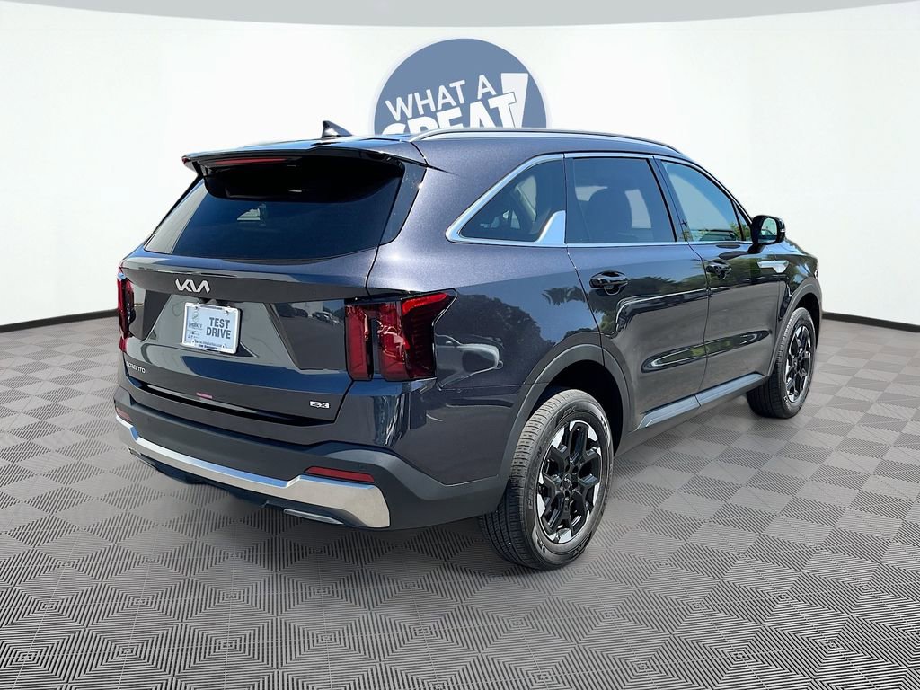 Certified 2025 Kia Sorento S AWD/4WD image 4