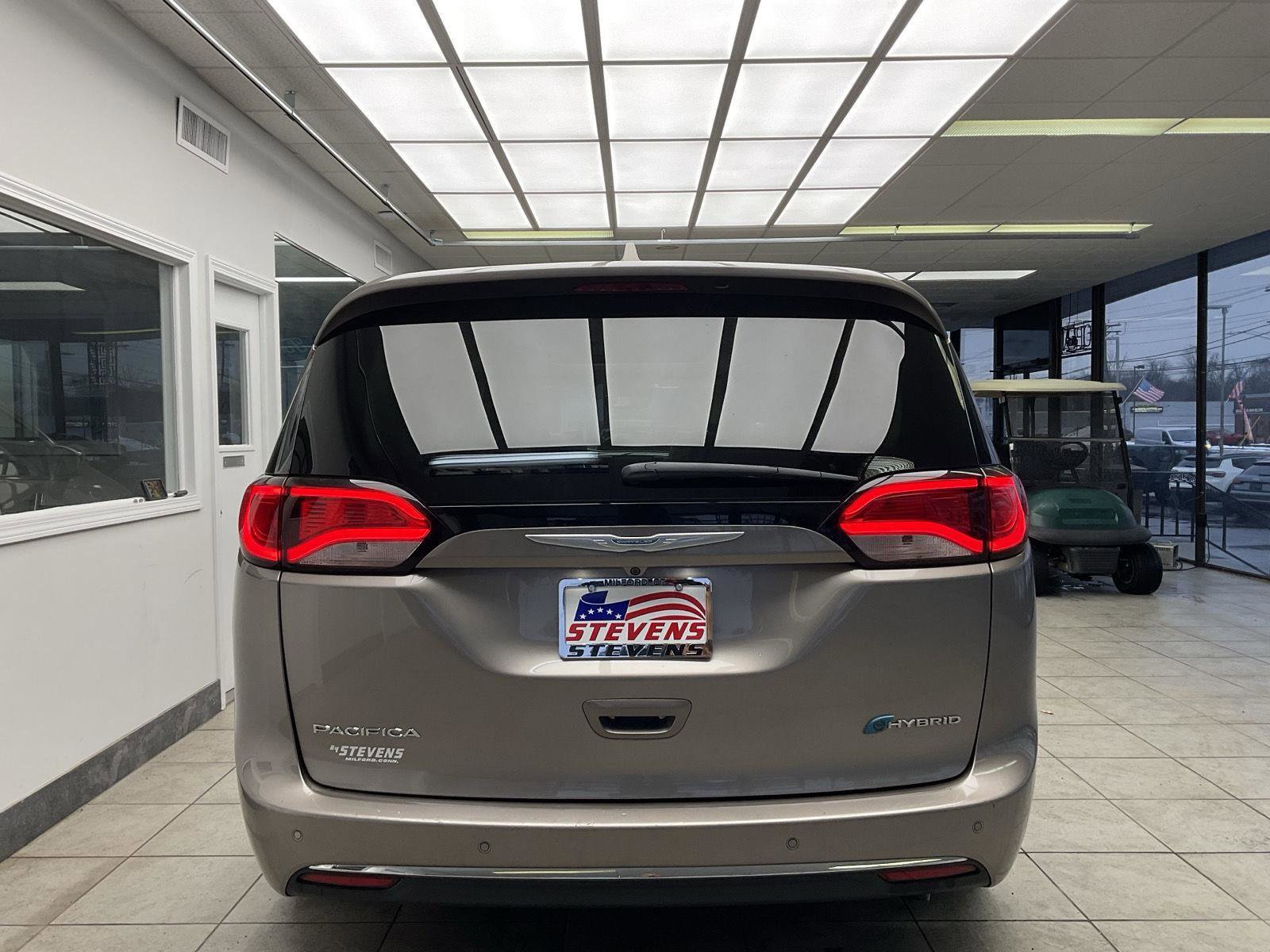 Used 2018 Chrysler Pacifica Limited w/ Advanced Safetytec Group image 6