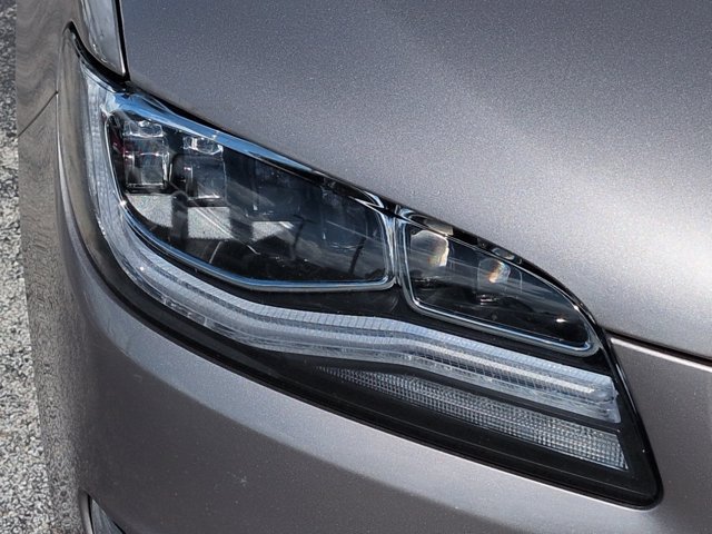 Used 2019 Lincoln MKZ Reserve w/ Luxury Package FWD image 10
