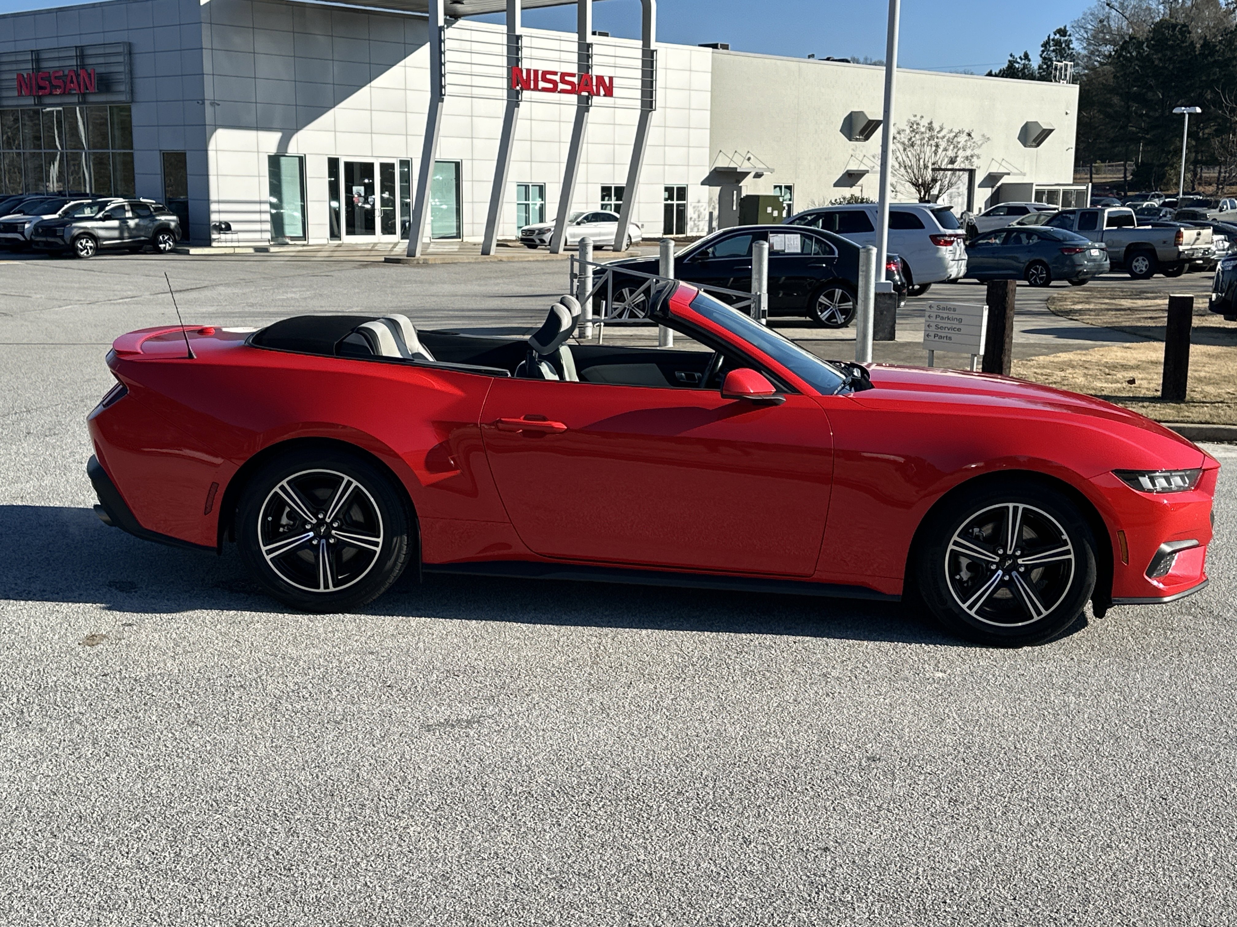 Used 2024 Ford Mustang Premium image 4