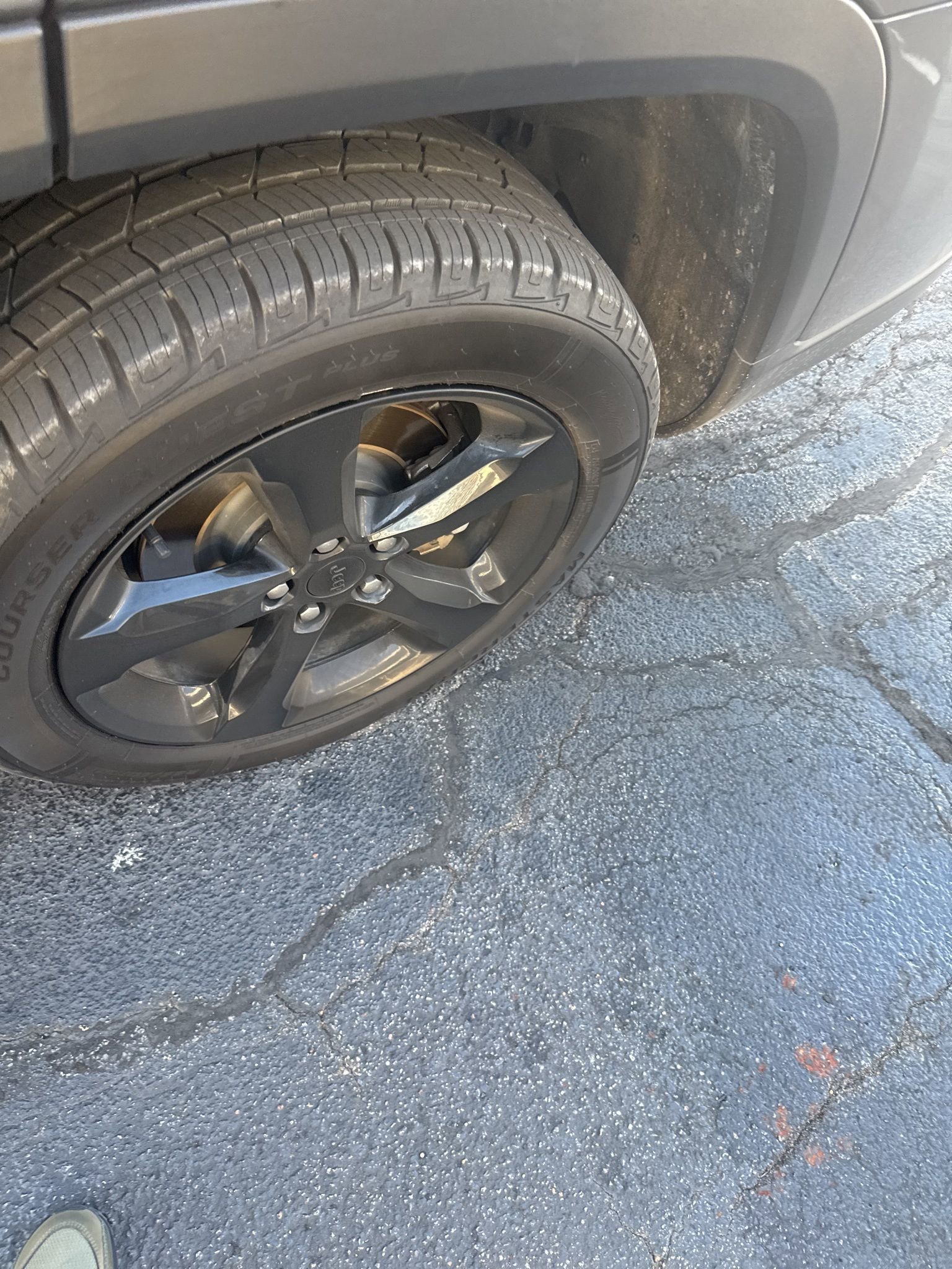 Used 2022 Jeep Grand Cherokee L Laredo image 5