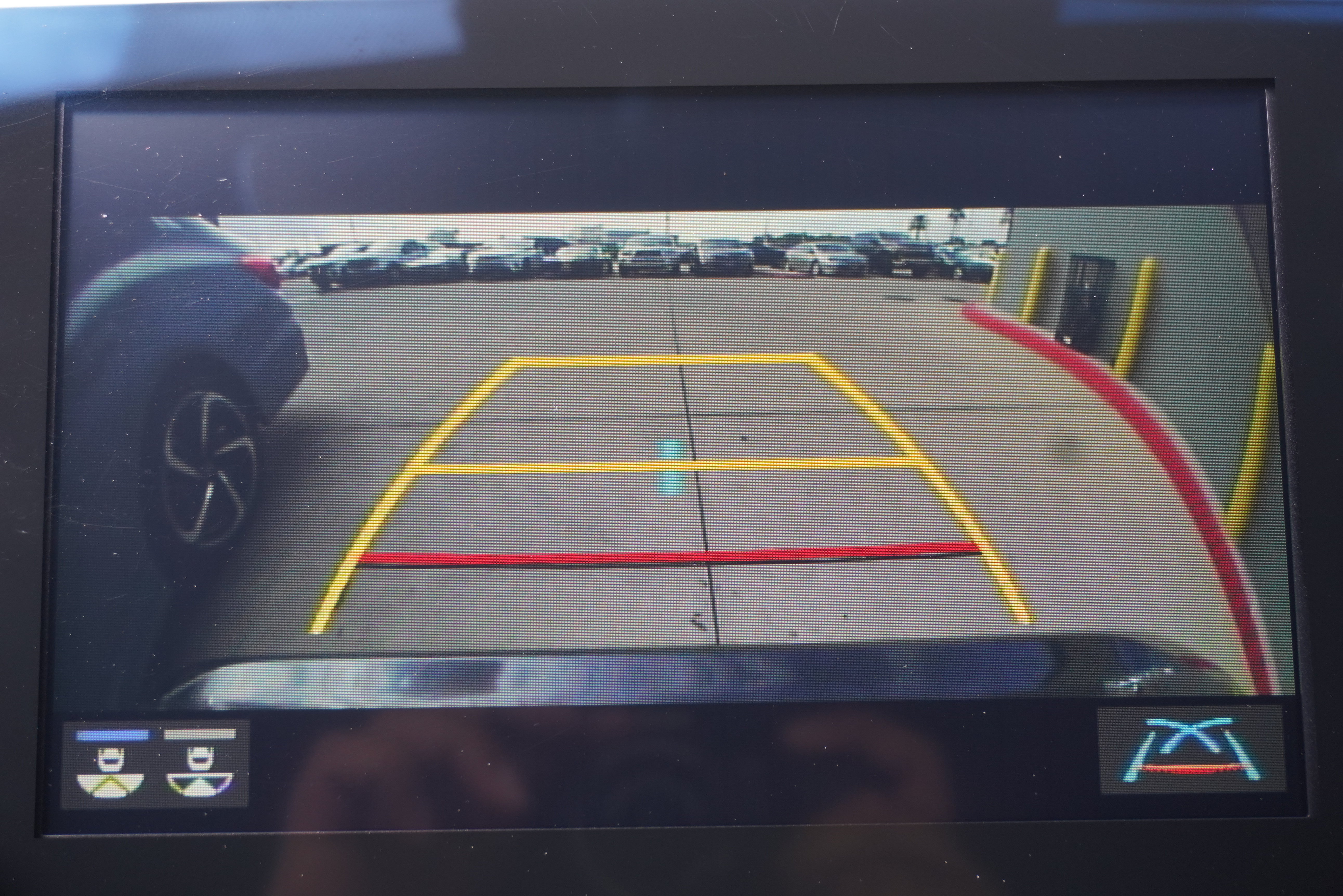 Used 2019 Toyota Avalon XSE w/ All Weather Liner Package FWD image 17