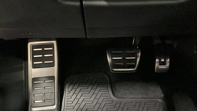 New 2026 Volkswagen Tiguan SEL R-Line AWD/4WD image 30