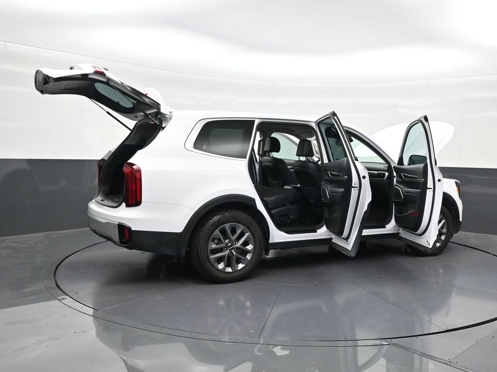 Used 2024 Kia Telluride LX FWD image 32