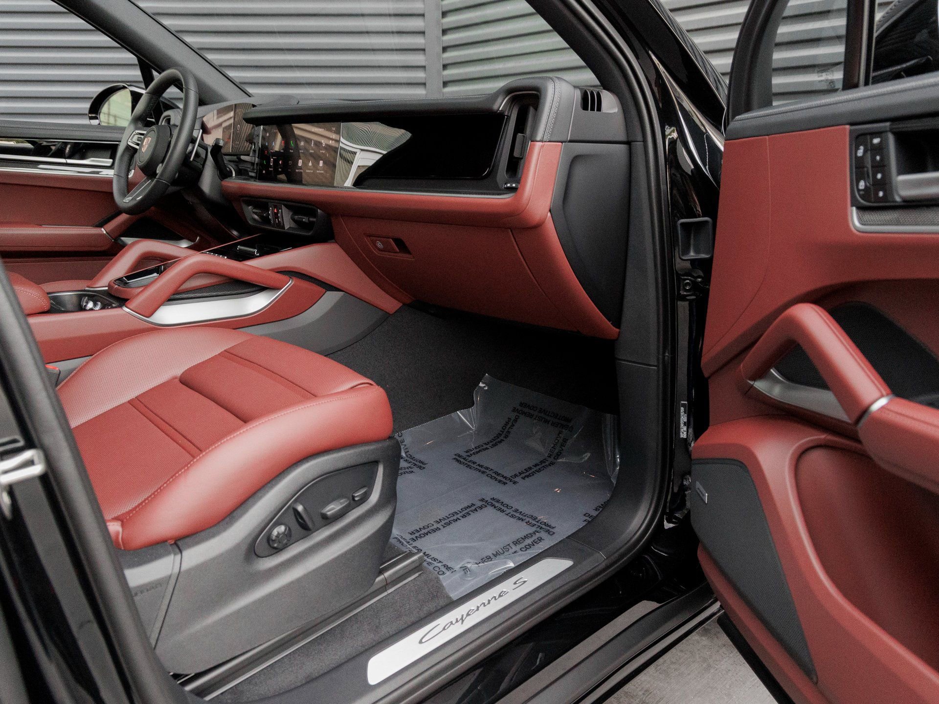 New 2026 Porsche Cayenne S image 32