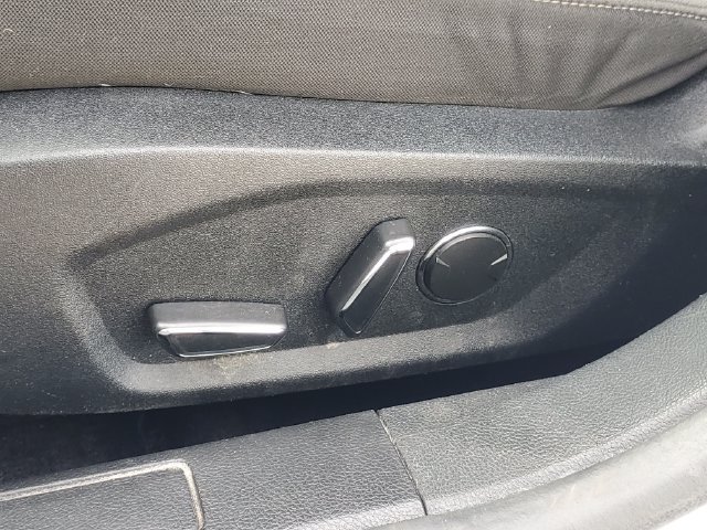 Used 2020 Ford Fusion SE FWD image 10